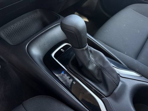 Used 2025 Toyota Corolla LE FWD image 20