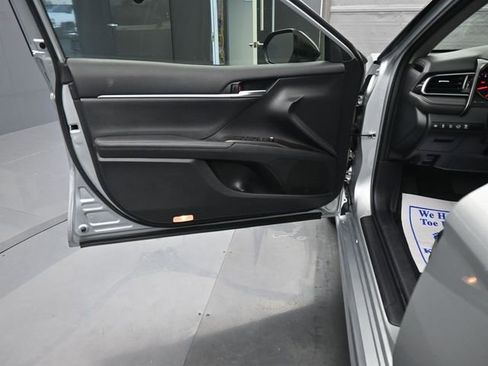 Used 2024 Toyota Camry XSE w/ Navigation Package image 9