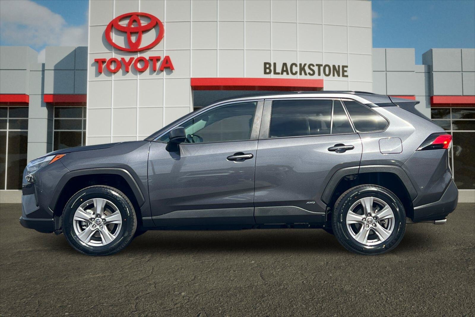 Certified 2023 Toyota RAV4 LE AWD/4WD image 6