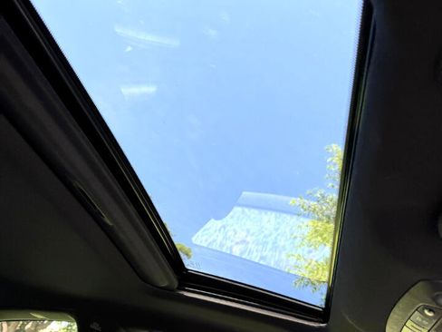 Used 2017 INFINITI Q60 2.0t w/ Premium Plus Package 2.0T image 18