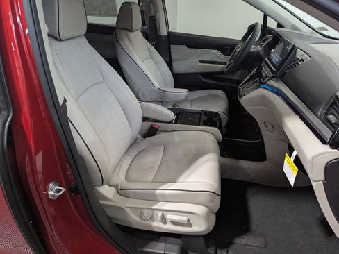New 2026 Honda Odyssey Touring image 16