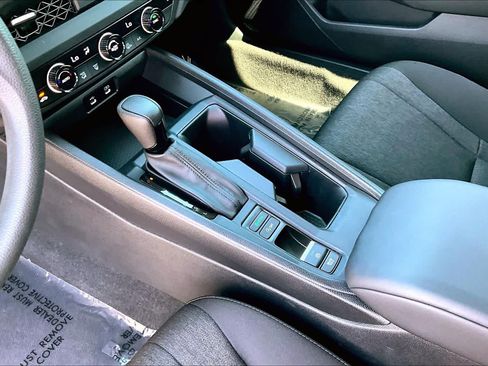 Used 2023 Honda Accord EX image 16