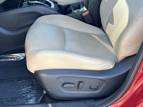 Used 2015 Nissan Rogue SV w/ SV Moonroof Package image 11