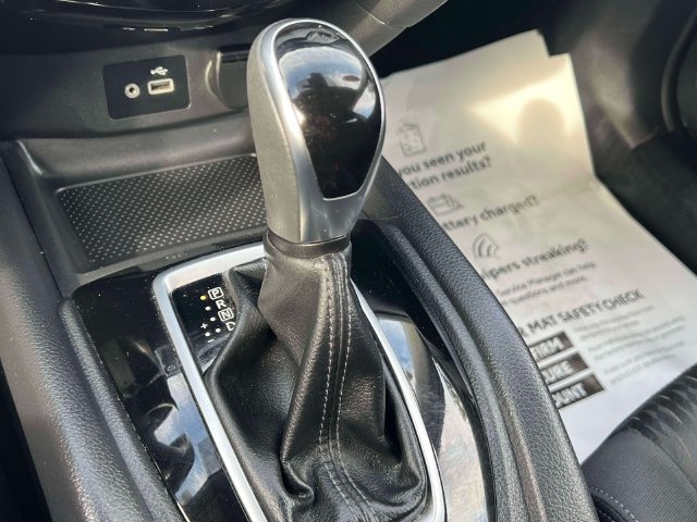 Used 2019 Nissan Rogue S AWD/4WD image 27