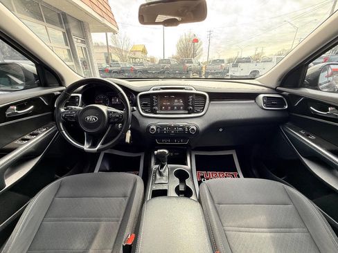 Used 2018 Kia Sorento FWD image 31