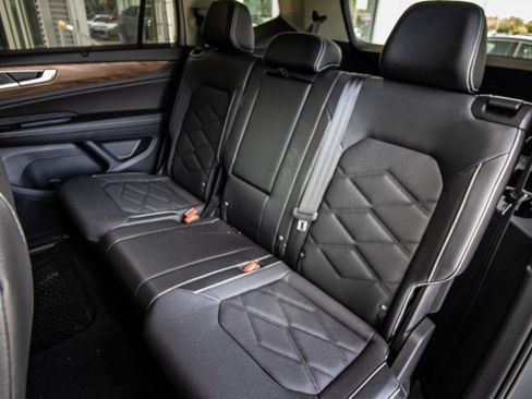 Certified 2024 Volkswagen Atlas SE FWD image 27