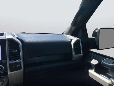 Used 2020 Ford F150 Lariat w/ Equipment Group 502A Luxury AWD/4WD image 19