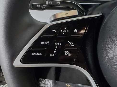 Used 2025 Mercedes-Benz GLE 450e 4MATIC image 14