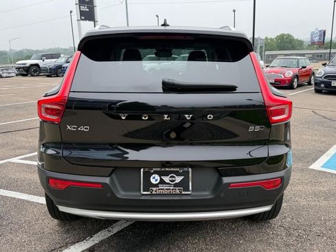 Used 2023 Volvo XC40 B5 Ultimate w/ Climate Package AWD/4WD image 4