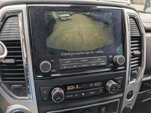Used 2021 Nissan Titan SV w/ SV Convenience Package RWD image 23