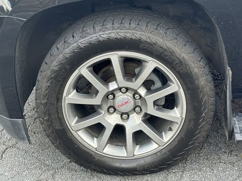 Used 2017 GMC Yukon XL Denali w/ Enhanced Security Package AWD/4WD image 11