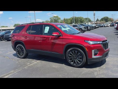 Certified 2024 Chevrolet Traverse RS w/ LPO, Floor Liner Package AWD/4WD image 2