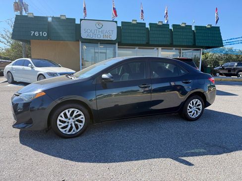Used 2018 Toyota Corolla LE image 7