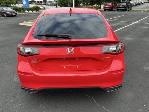 Used 2025 Honda Civic Sport image 4