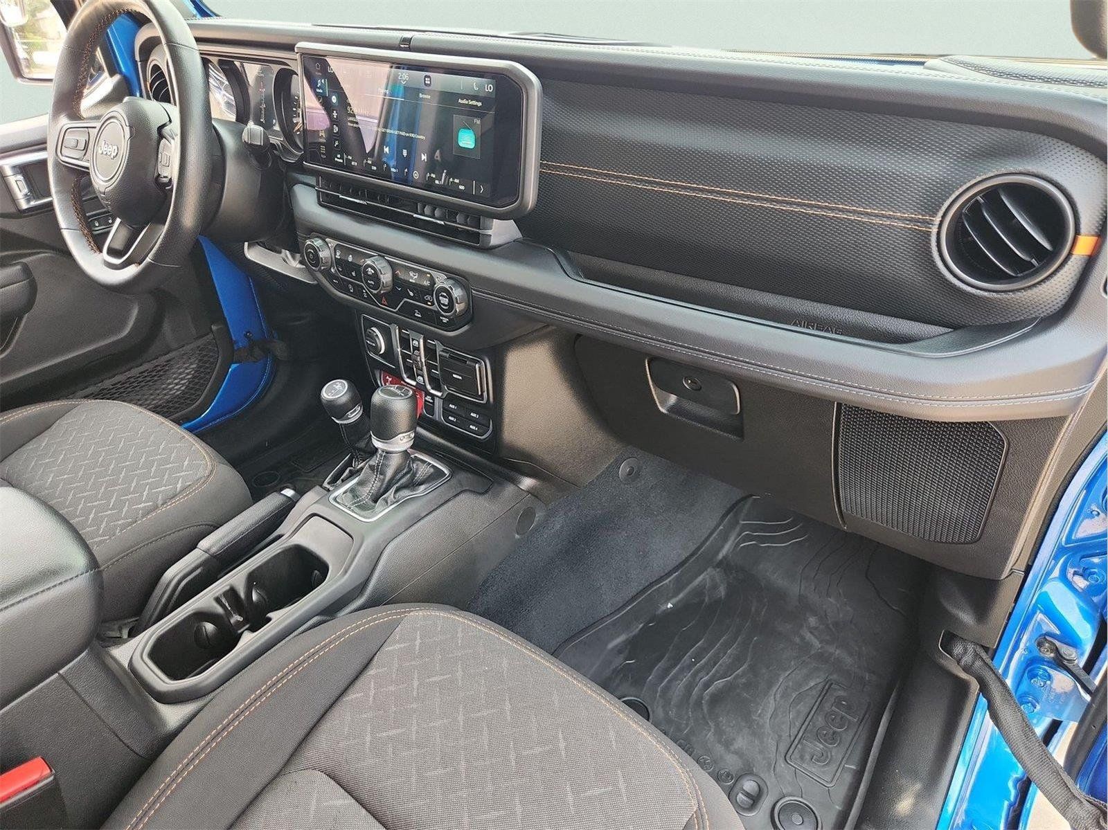 Used 2024 Jeep Gladiator Mojave w/ Convenience Group AWD/4WD image 28