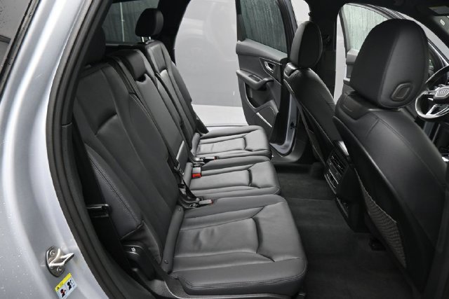 Used 2022 Audi Q7 2.0T Premium Plus w/ Premium Plus Package AWD/4WD image 16