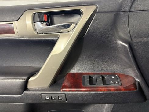 Used 2011 Lexus GX 460 image 16