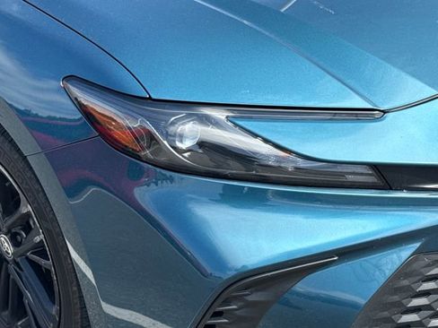 Used 2025 Toyota Camry SE FWD image 12