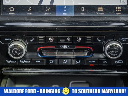 Used 2023 Jeep Grand Cherokee Overland image 25