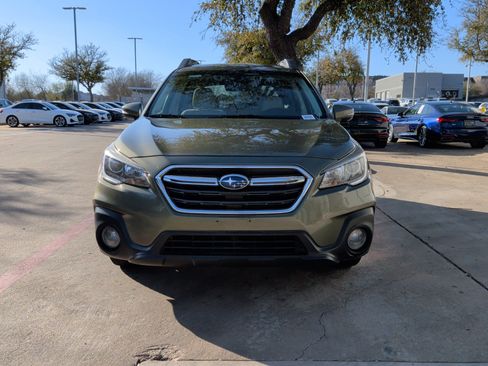 Used 2018 Subaru Outback 2.5i Premium image 3