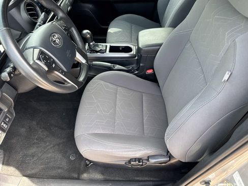 Used 2019 Toyota Tacoma TRD Off-Road w/ Technology Package image 25