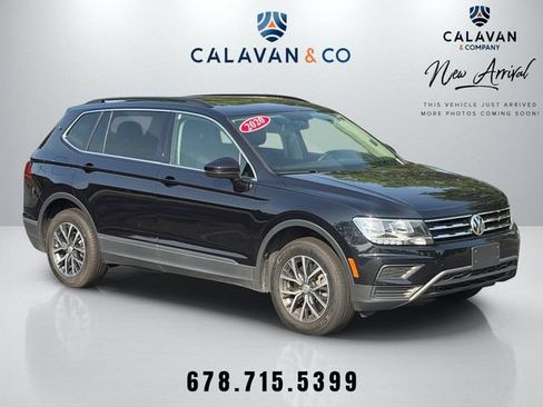 Used 2020 Volkswagen Tiguan SE w/ Panoramic Sunroof Package FWD image 1