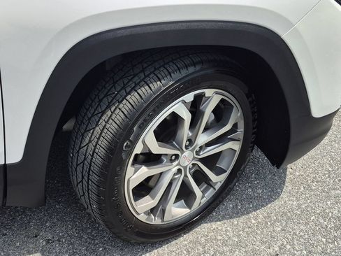 Used 2020 GMC Terrain SLT w/ Preferred Package AWD/4WD image 3