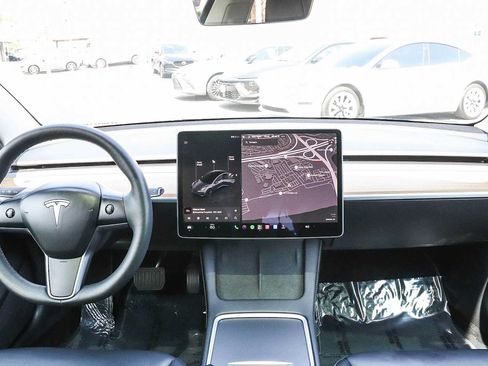 Used 2023 Tesla Model 3 Standard Range RWD image 17