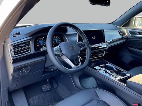 New 2026 Volkswagen Atlas Cross Sport SE FWD image 8
