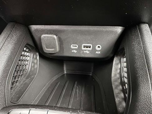 Certified 2022 Chevrolet TrailBlazer LT w/ Convenience Package image 23