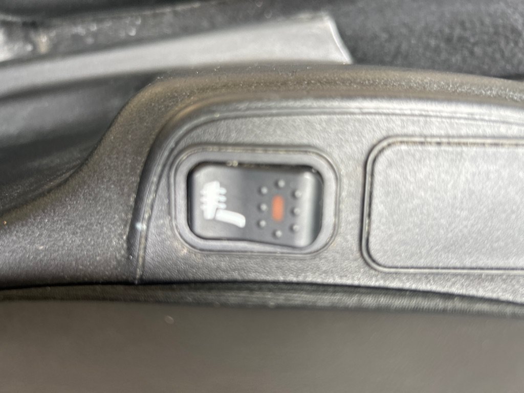 Used 2018 FIAT 500L Trekking FWD image 16
