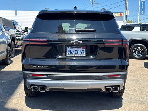 Used 2026 Chevrolet Traverse LT w/ Driver Confidence Package FWD image 11