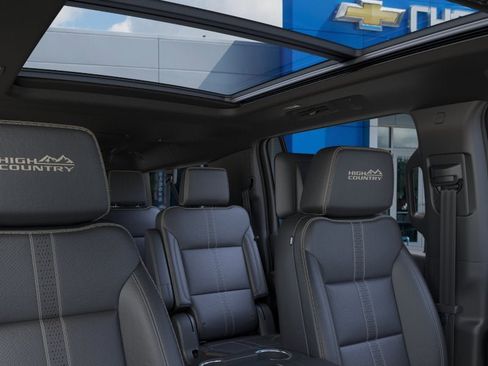 New 2026 Chevrolet Suburban High Country AWD/4WD image 24