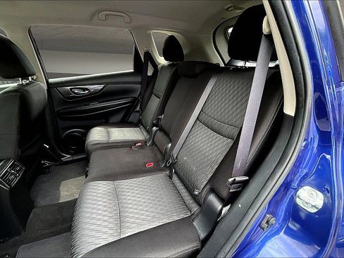 Used 2018 Nissan Rogue SV w/ Premium Package image 25