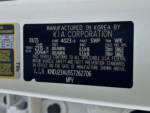 Used 2025 Kia Soul LX w/ LX Technology Package image 12