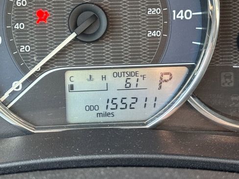 Used 2014 Toyota Corolla LE FWD image 16