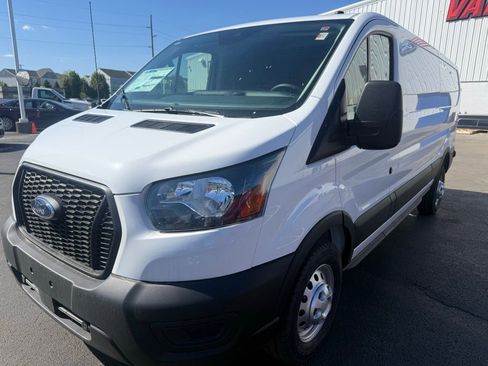 New 2026 Ford Transit 250 148 Medium Roof w/ Load Area Protection Package RWD image 7