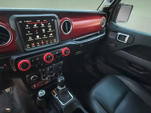 Used 2021 Jeep Wrangler Unlimited Rubicon AWD/4WD image 24