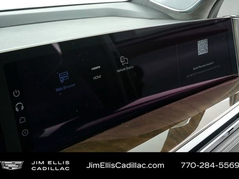 Used 2026 Cadillac Escalade Platinum Sport w/ LPO, ONYX Package image 31