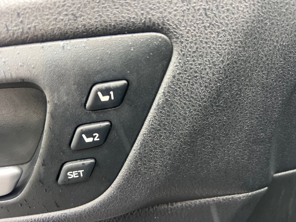 Used 2015 Toyota Highlander Limited Platinum AWD/4WD image 30