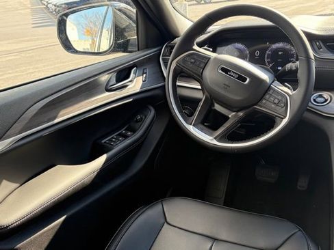 New 2025 Jeep Grand Cherokee L Limited image 37