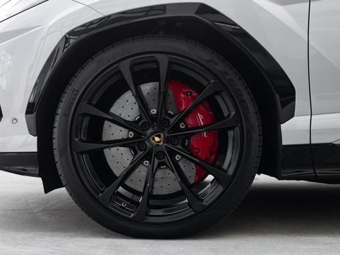 Used 2019 Lamborghini Urus image 8