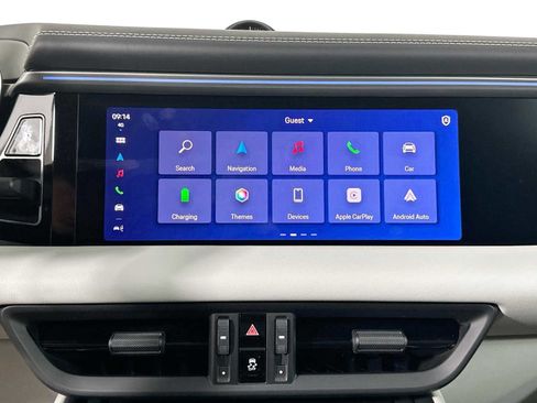 Certified 2025 Porsche Macan Electric image 14