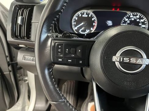 Used 2024 Nissan Pathfinder SV FWD image 25