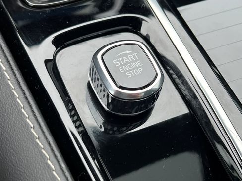 Used 2022 Volvo S60 T8 R-Design w/ Advanced Package image 24