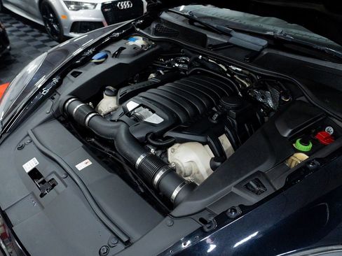 Used 2014 Porsche Cayenne GTS AWD/4WD image 49