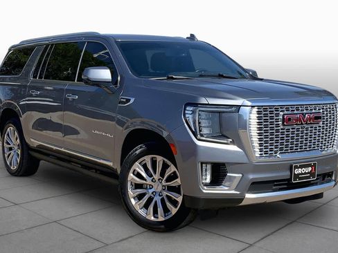 Used 2022 GMC Yukon XL Denali AWD/4WD image 3