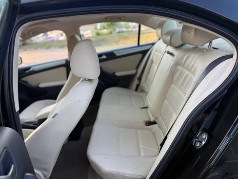 Used 2012 Volkswagen Jetta TDI FWD image 9