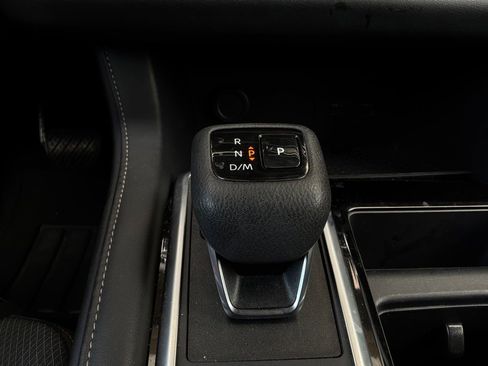 Used 2025 Nissan Pathfinder SV FWD image 25