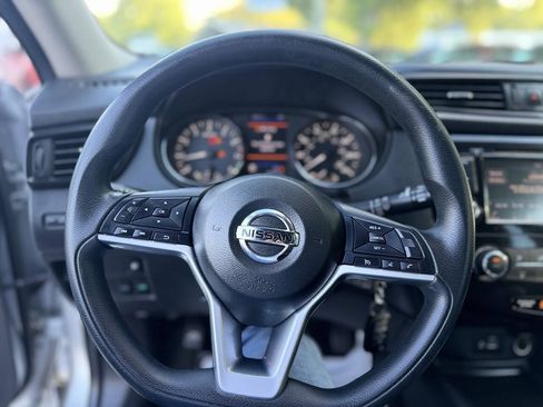 Used 2018 Nissan Rogue S FWD image 13